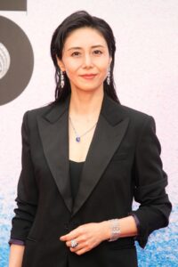 50代：変わらぬスタイルと最新出演情報（50代）