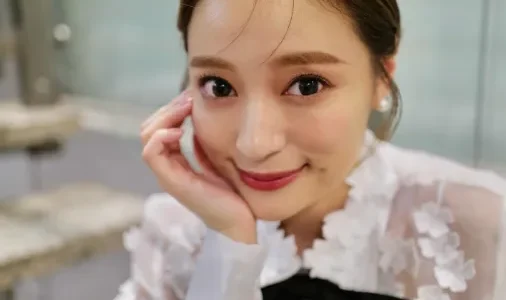 chayの母親の素顔の画像が判明！美人で教育熱心な永谷園一族の女性