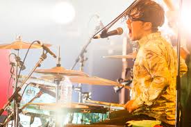 元旦那は同業者のドラマー？噂される飯島拓也との関係