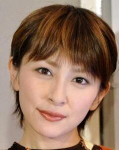 目の色の見え方：光・角度・メイクでどう変わる？