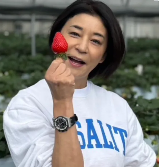 高嶋ちさ子の年収は1億円超！収入内訳と取り分など稼ぎ方を徹底解説